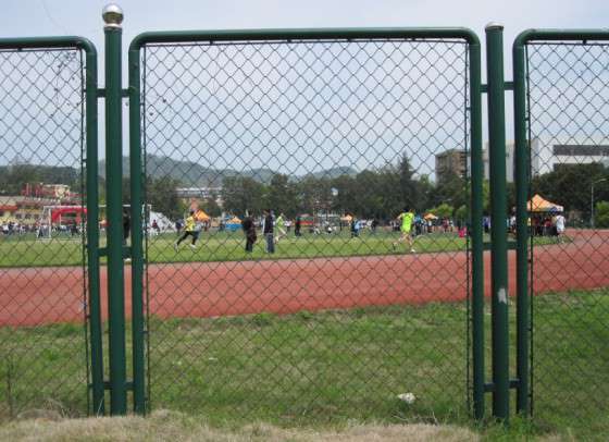 框架球场围栏网，边框篮球场围栏网，一体式球场防护网